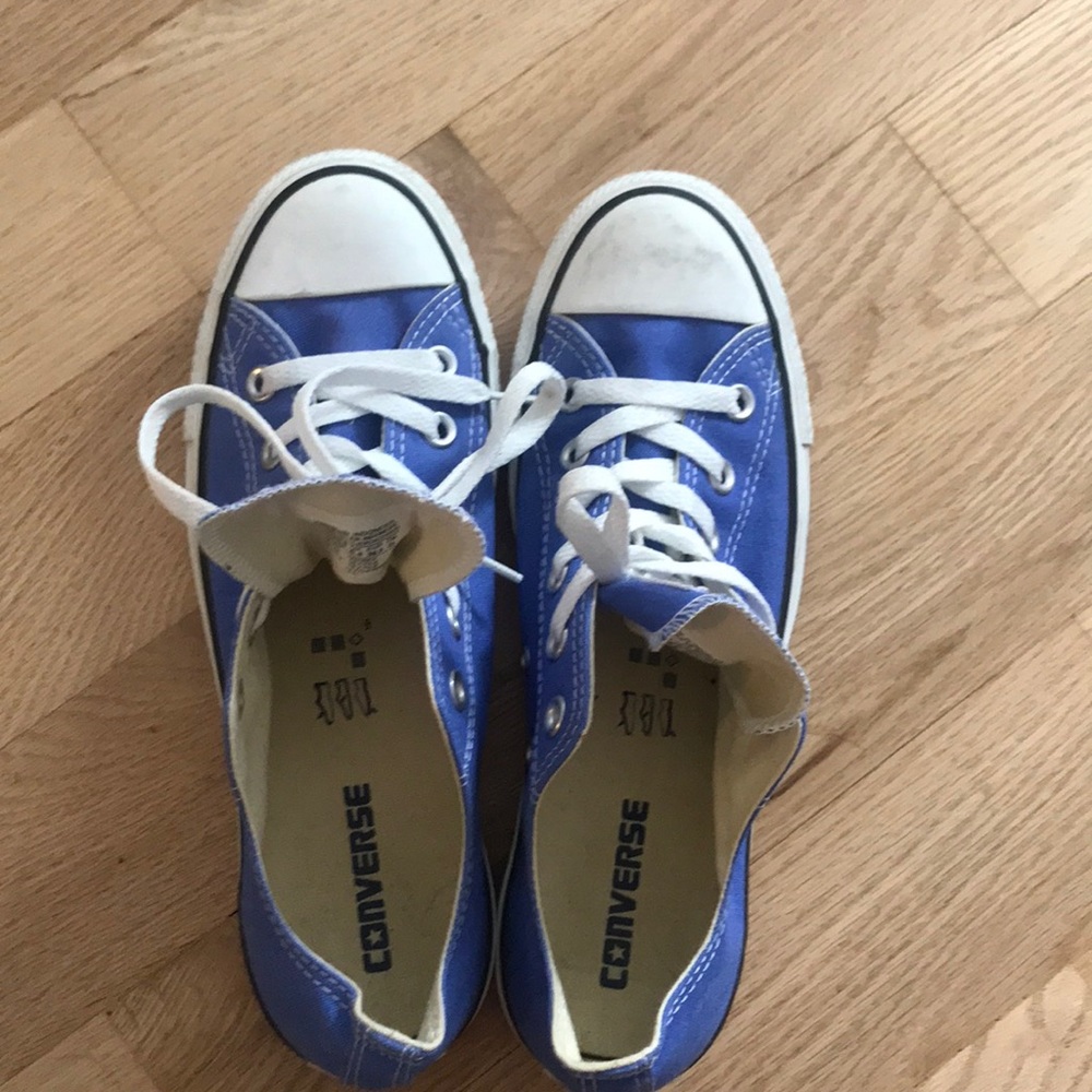 Never worn blue converse